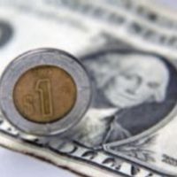 Peso se debilita ante recuperación del dólar