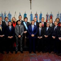 Milei le presenta a los gobernadores aliados las reformas laboral e impositiva