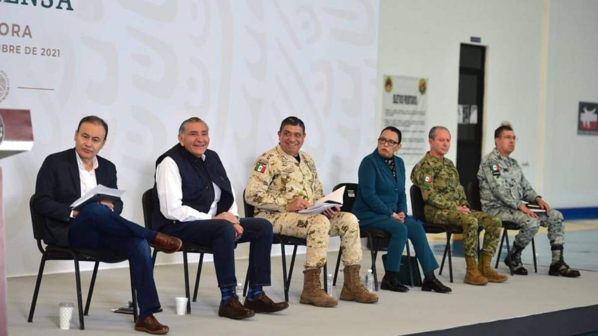 El gobernador de Sonora, el titular de Segob y los integrantes del gabinete de Seguridad en la conferencia de este viernes