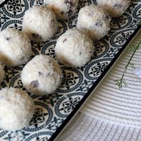 Trufas de yogur y coco: con solo 4 ingredientes, preparalas y tenelas en la heladera para el antojo dulce