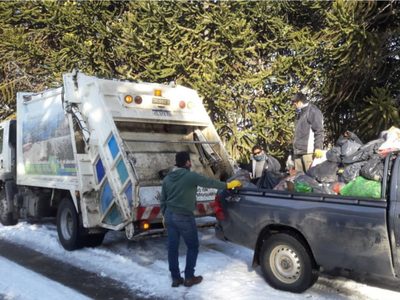 Villa Pehuenia y Moquehue: refuerzan la recolección de residuos con camionetas 4x4