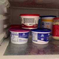 No tires los envases de dulce de leche o queso crema: creá este hermoso contenedor con efecto rústico