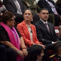 Fiscalía de la CDMX anuncia acuerdo con el padre de las jóvenes que cayeron a una alcantarilla