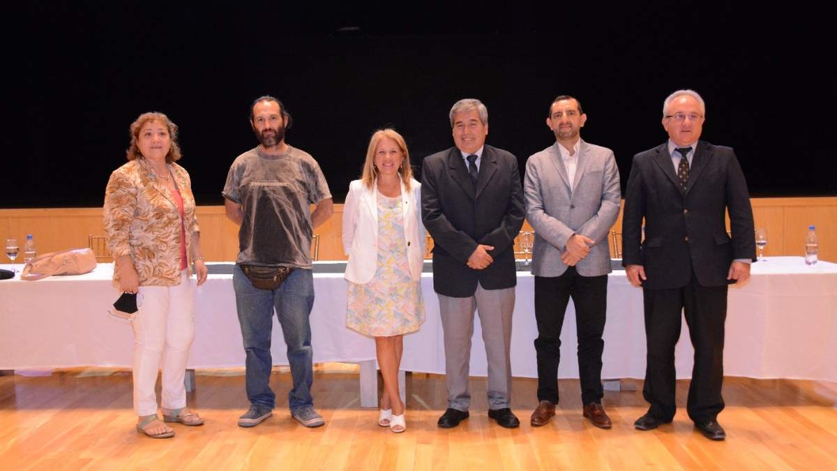 Acto de presentación de la Escuela Secundaria Técnica Preuniversitaria perteneciente a la UTN. Fuente (redes sociales)