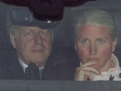 Boris Johnson supera la moción de censura interna y seguirá al frente del Gobierno británico
