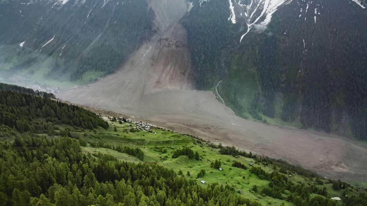 Un pueblo suizo quedó sepultado por el derrumbe de un glaciar