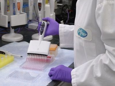 Pfizer sólo espera aval de FDA y Cofepris para distribuir su vacuna en México