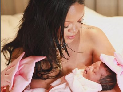 Rihanna presentó a su hija y reveló su nombre: Rocki