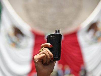 Organización de vapeo en México acusa que cambios a la ley de salud benefician al crimen organizado