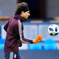 Memo Ochoa, el mejor jugador del Standard de Lieja