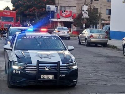 Vinculan a proceso a policías por violación de joven motociclista en Puebla