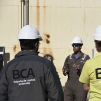 El Ministerio de Ambiente evaluó el derrame de petróleo en Río Negro