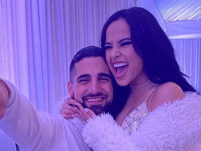 Sin palabras: Becky G lo puso a prueba a su novio y él... ¿cumplió? ¡Mirá!