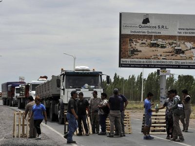 Cortes en la ruta 7: vecinos exigen acceso a los servicios básicos