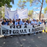 Masiva marcha en Neuquén contra la Reforma Laboral