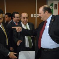 Tras casi dos años prófugo y 20 órdenes de aprehensión, el PRI expulsa al exgobernador César Duarte