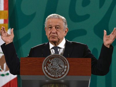 Prensa conservadora se ha lanzado contra las clases presenciales; lo agarraron de bandera