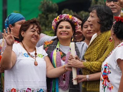 Entregan el bastón de mando a Brugada tras asumir la jefatura de gobierno de la CDMX (Video)
