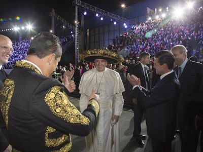Peña Nieto reaparece para dar su pésame por la muerte del papa Francisco
