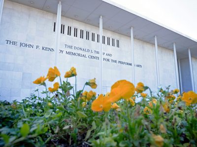 Trump arremete contra juez que le prohibió cambiarle el nombre al Centro Kennedy