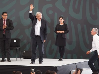 Por segunda ocasión en la semana abuchean a Del Mazo durante visitas de AMLO