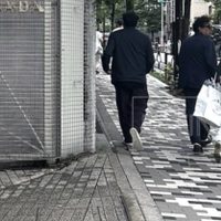 Revelan nuevas imágenes de Andrés Manuel López Beltrán “Andy” saliendo de Prada en Tokio