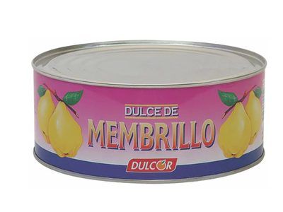 Guardá esas latas de membrillo vacías y transformarlas en esta mesa pequeña sin gastar un solo peso