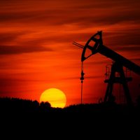 A recortar petróleo: la OPEP+ tomará determinaciones a partir de octubre