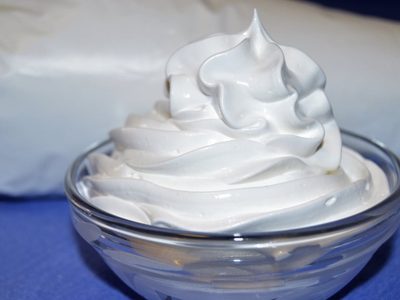 Sin gastar nada: prepará este merengue sin huevos, con un ingrediente que sobra en tu cocina