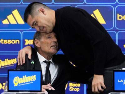"Ya se reunieron": aseguran que Riquelme tiene decidido el reempazo de Russo en Boca