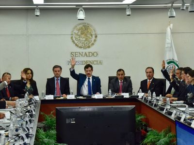 Tunden a Nuño en el Senado por autorizar 34 mdp al mes para la renta de oficinas en "shopping mall"