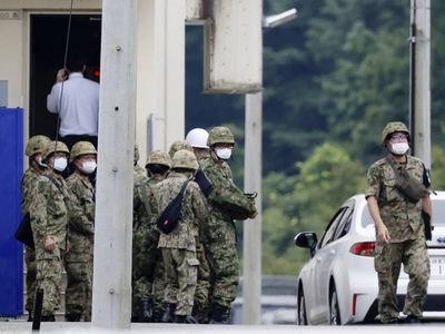 Arrestan a soldado en Japón; mata a dos en una base
