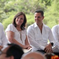 Eufórico, Murat presume desarrollo de Oaxaca… y la prensa lo tunde