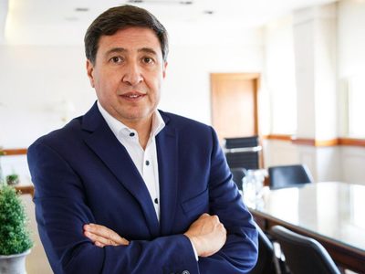Arroyo aseguró que habría un “ingreso universal de base”