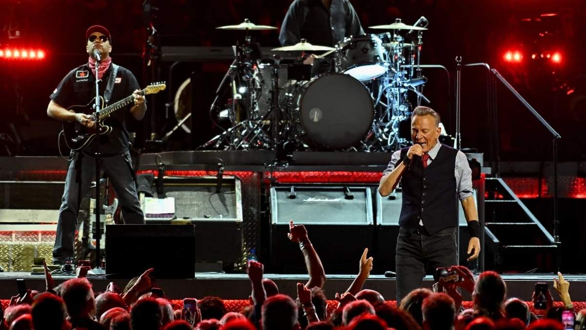 Bruce Springsteen y Foo Fighters encabezan festival de protesta contra Trump previo a elecciones