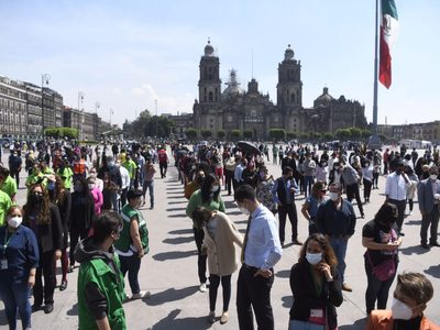 Confusión y falta de interés durante el simulacro nacional en el zócalo (Video)
