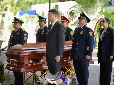 Rinden homenaje al inspector jefe asesinado en San Miguel Xicalco, Tlalpan (Video)