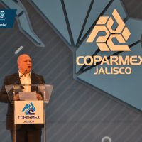 Gobernador de Jalisco y Coparmex piden no aprobar reforma laboral para complacer a EU