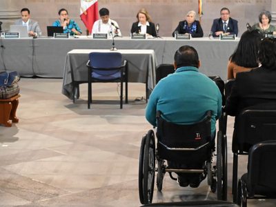 Pese a los reclamos de personas con discapacidad, Lenia Batres mantiene su postura