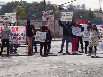 Empleados del relleno sanitario de Tlalnepantla denuncian despojo y abuso de autoridad