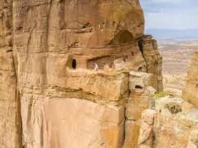 La iglesia secreta en las montañas y a 2500 metros