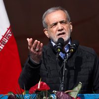 Irán se cubre en múltiples frentes: mientras negocia, se prepara para un ataque de EU
