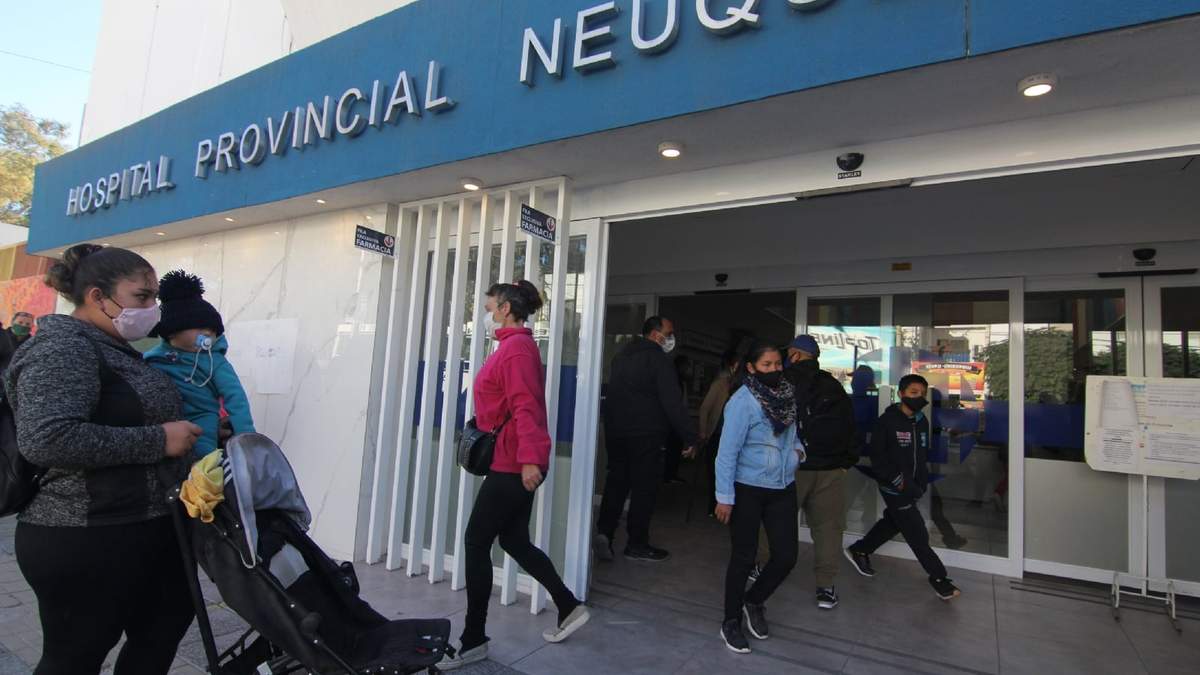 El Hospital Castro Rendón fue uno de los tantos que tuvo que enfrentar el coronavirus. Fuente: (Twitter)