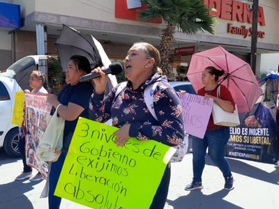 Vinculan a proceso a defensora del territorio en Dinamita, Durango