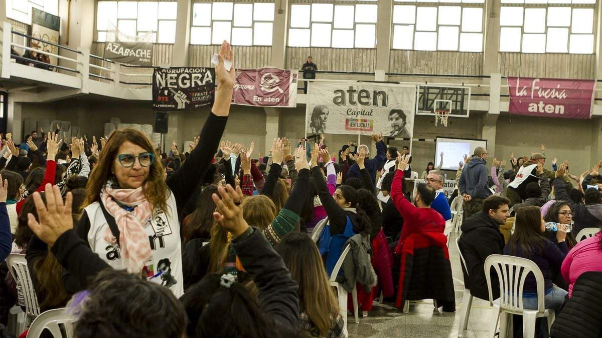 Asamblea convocada por Aten Capital y Plottier. Fuente: (Emiliano Ortiz - Minuto Neuquén)