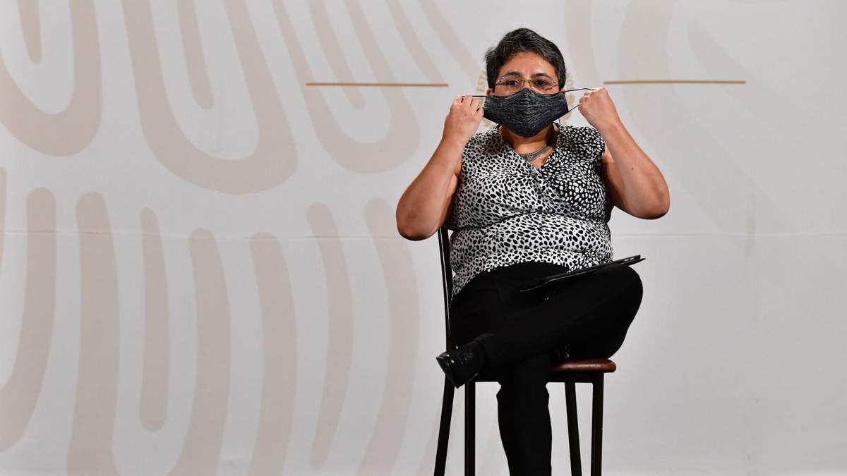 Raquel Buenrostro, del SAT