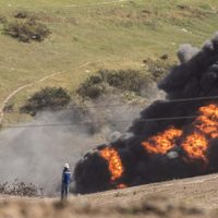 Arde un ducto de Pemex en Playas de Rosarito, Baja California (Video)