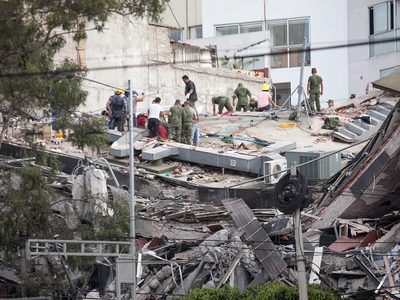 NL envía 80 rescatistas y 40 vehículos a zona de desastre por sismo