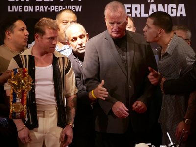 Orgulloso y egoista: Edgar Berlanga criticó a Canelo Álvarez antes de su combate