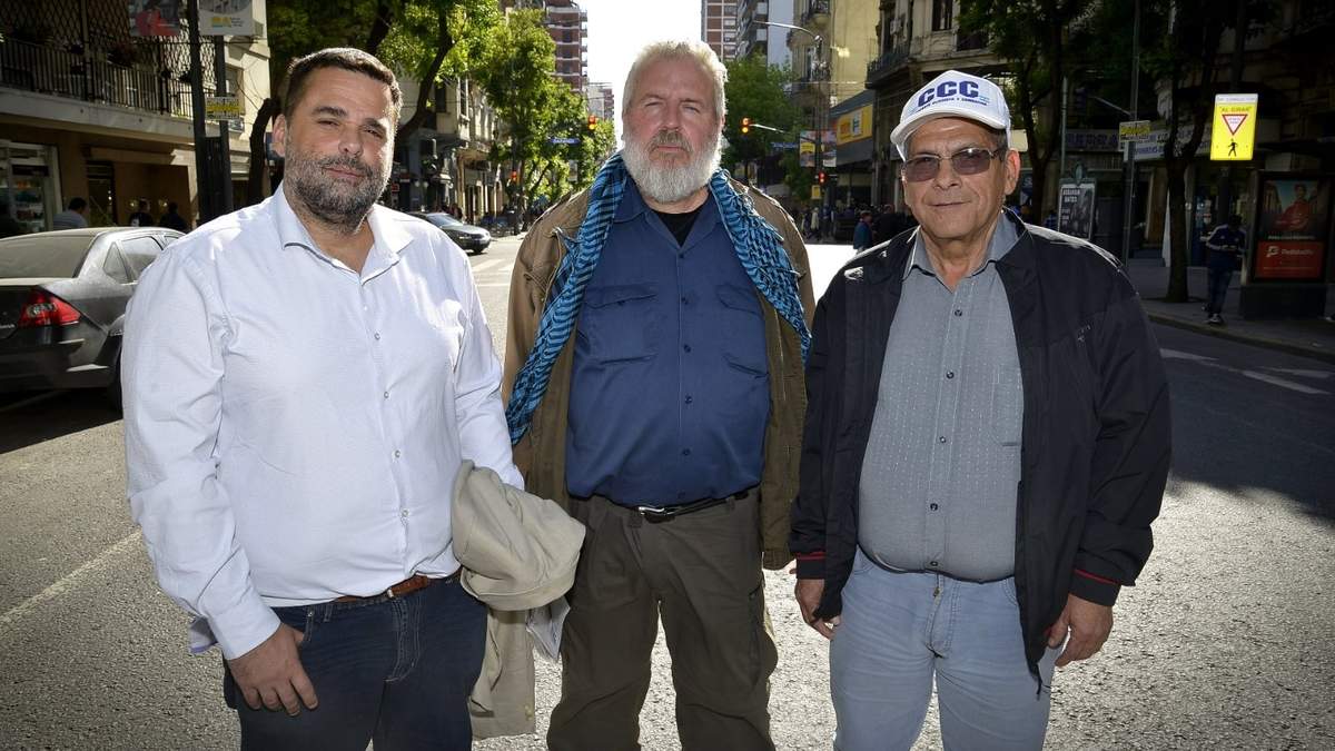 Barrios de pie (foto: Twitter).